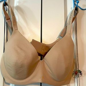 Victorias Secret sports bra-36C